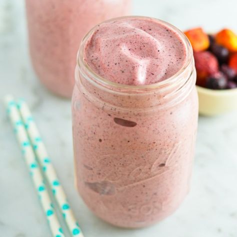 Mango Berry Smoothie | A Taste of Madness Date Muffins, Cheesy Chicken Pasta, Berry Smoothie Recipe, Matcha Smoothie, Smoothie Prep, Baked Macaroni, Berries Recipes, Deep South, Berry Smoothie