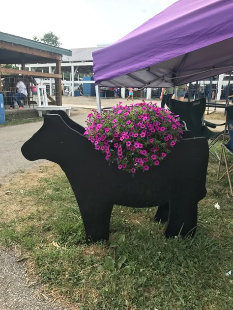 Cow Planters Pattern, Cow Planter Plans, Wooden Cow Planter Box Pattern, Cow Planters Diy, Cow Planter Diy, Animal Planters Diy Wood, Cow Planters, Ag Mechanics Projects Ideas, Western Upcycle