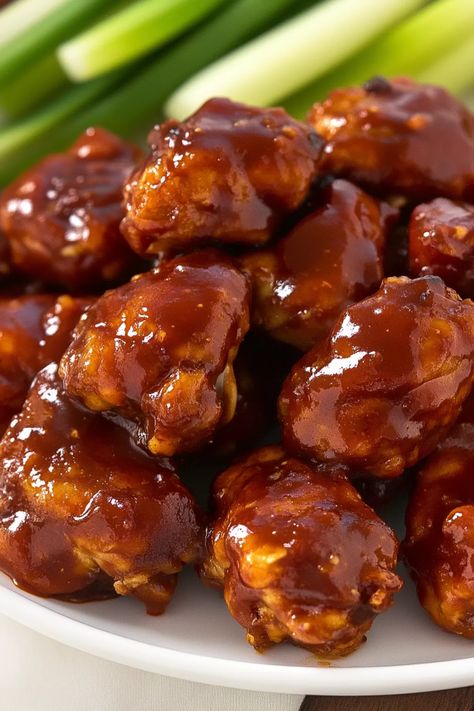 Enjoy crispy Honey Barbecue Boneless Chicken Wings baked to perfection with a tangy homemade BBQ sauce. Perfect for any occasion! Baked Boneless Wings, Boneless Honey Bbq Wings, Homemade Boneless Wings, Bbq Boneless Chicken Breast, Honey Barbeque Chicken, Homemade Honey Bbq Sauce, Boneless Wing Recipes, Chicken Wings Baked, Bbq Chicken Bites