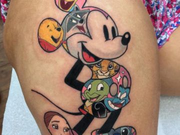 Disney characters thigh tattoo Disney Characters Tattoos, Tattoos Cartoon, Mickey Tattoo, Disney Tattoo Ideas, Mouse Tattoo, Mickey Mouse Tattoo, Disney Sleeve Tattoos, Disney Sleeve, Tattoo Wallpaper