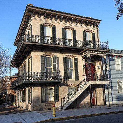 https://flic.kr/p/2itGXuy | Historic house / Savannah, Georgia Savannah Georgia Architecture, Savannah Architecture, Savannah Georgia Homes, Georgia Architecture, People Reference, England London, Historic House, Save File, Building Concept