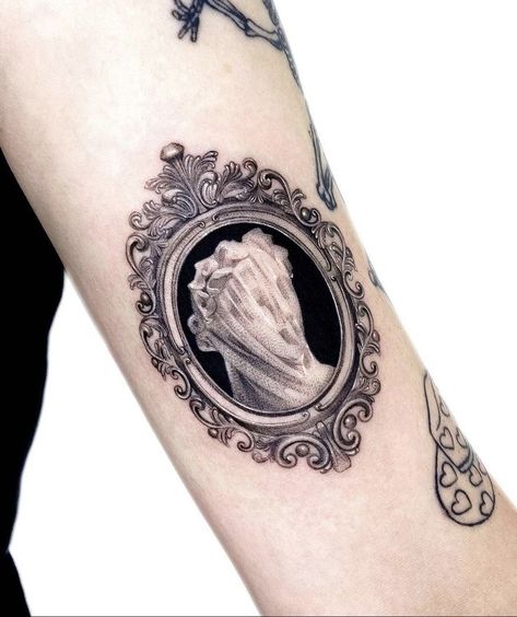 Lady Jane Grey Tattoo, Cameo Tattoo Victorian, Victorian Aesthetic Tattoo, Framed Portrait Tattoo, Antique Picture Frame Tattoo, Portrait Frame Tattoo, Gothic Mirror Tattoo, Romantic Tattoos For Women, Ornate Frame Tattoo