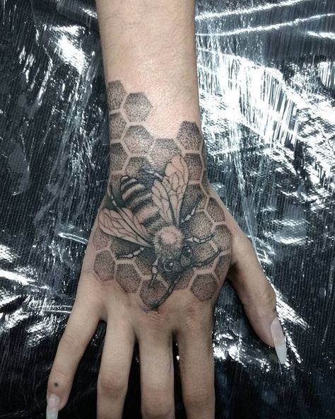 Hand Tattoo Cover Up, Trippy Tattoo Ideas, Honeycomb Tattoo, Trippy Tattoo, Throat Tattoo, Insect Tattoo, Floral Tattoo Sleeve, Eagle Tattoos, Chest Piece Tattoos