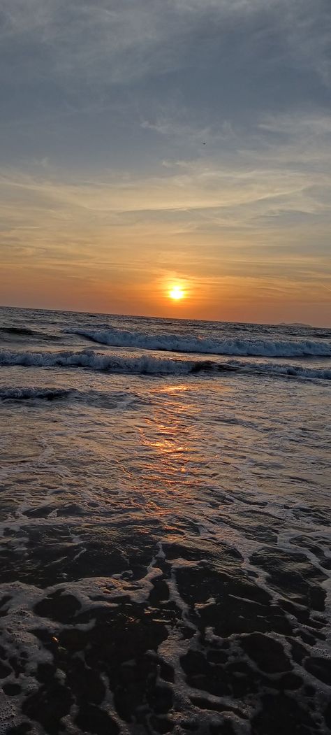 Sunset Asthetic Snap, Arambol Beach Goa, Indian Beach Aesthetic, Goa Beach Snap, Goa Asthetic Picture, Goa Beach Aesthetic, Goa Aesthetic Pictures, Goa Photography Ideas, Goa Images