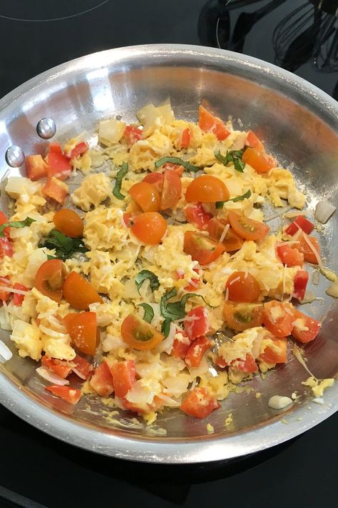 Scrambled Eggs With Veggies, Eggs With Veggies, Easy Scrambled Eggs, Cheesy Scrambled Eggs, Fresh Cherry, Dairy Free Breakfasts, Fermented Vegetables, Fun Baking, Healthy Food Dishes