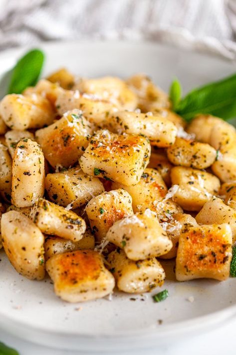 Dinner Recipe Vegetarian, Homemade Potato Gnocchi, Gnocchi Recipes Homemade, Vegetarian Recepies, Gnocchi Pasta, Veggie Lasagna, Homemade Gnocchi, Potato Gnocchi, Easy Recipes For Beginners