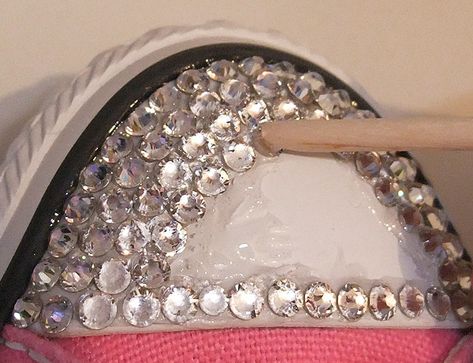 How To Bling Converse Diy, How To Bling Shoes, Converse Tutorial, Diy Converse, Bedazzled Shoes, Bling Converse, Shoe Makeover, Diy Sneakers, Bling Shoes