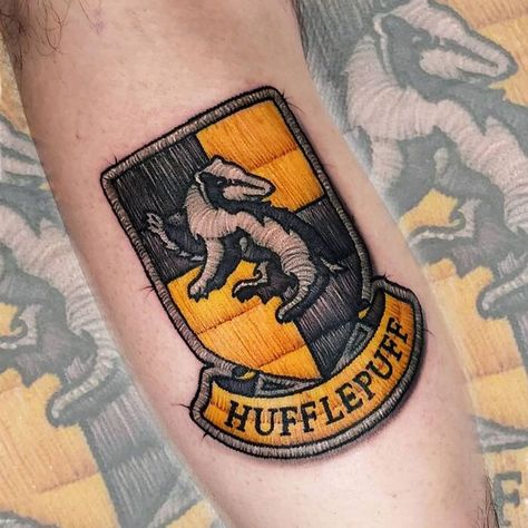 Hufflepuff Tattoo, Hogwarts Castle Tattoo, Harry Potter Tattoo Ideas, Badger Tattoo, Dark Mark Tattoos, Hogwarts Tattoo, Rare Tattoos, House Tattoo, Hp Tattoo