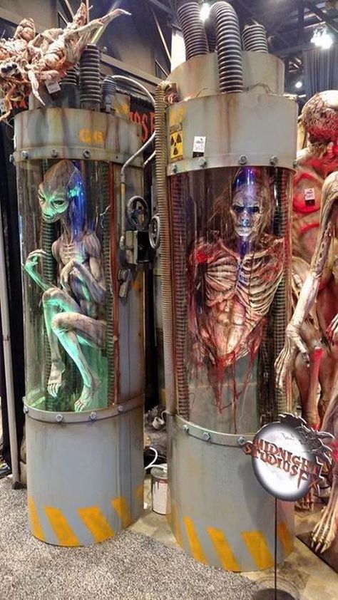 Midnight Studios, Haunted Props, Ghost Train, Alien Halloween, Fairy Halloween Costumes, Halloween Props Diy, Haunted House Props, Halloween Zombie, Scary Halloween Decorations