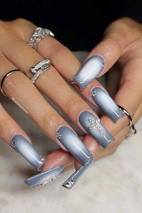 Add some luxury to your nails with velvet textures that create a plush, soft-touch finish! #velvetnails #luxurynails #nailart #naildesigns #manicure #texturednails #nailtrends Grey Nail Ideas, Wife Nails, Concert Nails, Grey Nail, Nails Collection, Velvet Nails, Punk Nails, Airbrush Nails, Grunge Nails