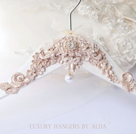 Bridal hangers personalized