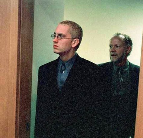 Eminem in court, 2000 Marshall Eminem, Eminem Lyrics, Best Rapper Ever, Harley And Joker Love, Eminem Photos, Eminem Rap, Eminem Slim Shady, The Real Slim Shady, Marshall Mathers