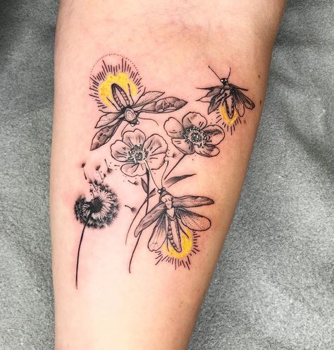 Lightning Bug Tattoo, Buttercup Tattoo, Firefly Tattoo, Botanical Tattoos, Ladybug Tattoo, American Traditional Tattoo Ideas, Traditional Tattoo Ideas, Octopus Tattoo Design, Flying Tattoo