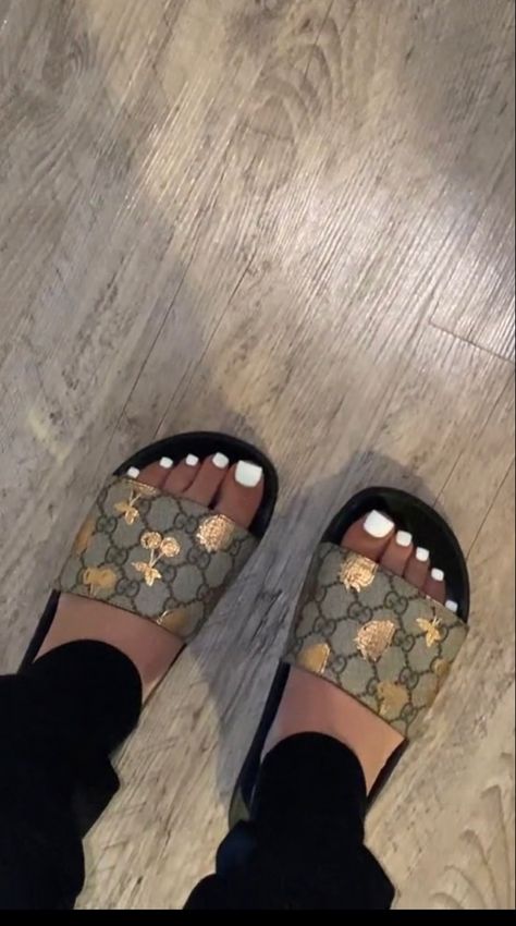 Summer Pedicure, Gel Toe Nails, Acrylic Toes, Acrylic Toe Nails, Pretty Toe Nails, Black Acrylic Nails, Gel Toes, Simple Acrylic Nails, Shoes Outfit Fashion