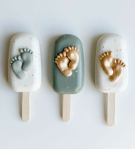 Cake Pops For Baby Shower Boy, Baby Chocolate Decoration Boys, Chocolate Covered Strawberries Baby Boy, Magnum Cake Pops, Baby Shower Cakesicles, Cakecicles Ideas, Popsicle Cake Pops, Cake Popsicles Ideas, Gender Reveal Cake Pops