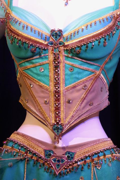 Aladdin Princess Jasmine costume detail Naomi Scott Jasmine, Jafar Costume, Colorful Wedding Dress, Maleficent Movie, Disney Mignon, Aladdin Princess Jasmine, Aladdin Costume, Jasmine Hair, Princess Jasmine Costume