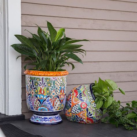 Mexican Flower Pots, Diy Terra Cotta Pots, Painted Flower Pot, Talavera Planters, Potted Plants Outdoor, Mexican Ceramics, Mexican Home Decor, Decorated Flower Pots, Talavera Pottery