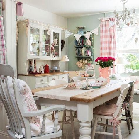 Dining area from other side Shabby Chic Dining Room Ideas, Chic Dining Room Ideas, Estilo Cottage, Pastel Cottage, Shabby Chic Decorating, Shabby Chic Dining Room, Chic Dining Room, Shabby Chic Dining, Decoration Shabby