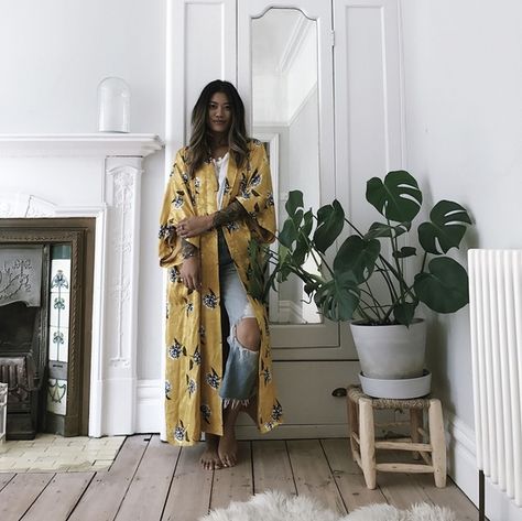 Yellow Kimono Outfit, Work Travel Outfit, Boho Fashion Casual, Yellow Kimono, Yellow Clothing, Kimono Boho, Kimono Outfit, Maxi Kimono, Yellow Outfit