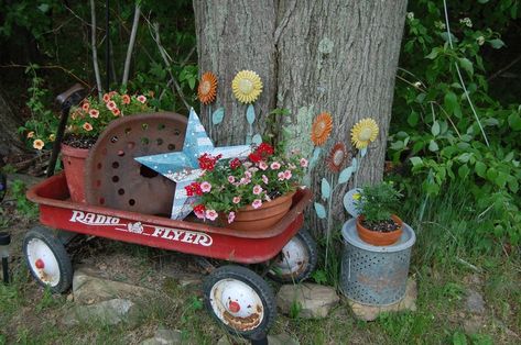 Wagon Outdoor Decor, Decorating With Old Red Wagons, Red Rider Wagon Ideas, Red Wagon Planter, Wagon Decor Outdoor, Old Wagon Garden Ideas, Radio Flyer Wagon Ideas, Wagon Decor, Wagon Ideas