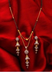 Buy Mangalsutra Stone Work in Gold Online Mangalsutra Set, Black Beads Mangalsutra, Black Beads Mangalsutra Design, Diamond Pendent, Diamond Mangalsutra, Gold Jewelry Simple Necklace, Gold Mangalsutra Designs, Jewelry Set Design, Gold Mangalsutra