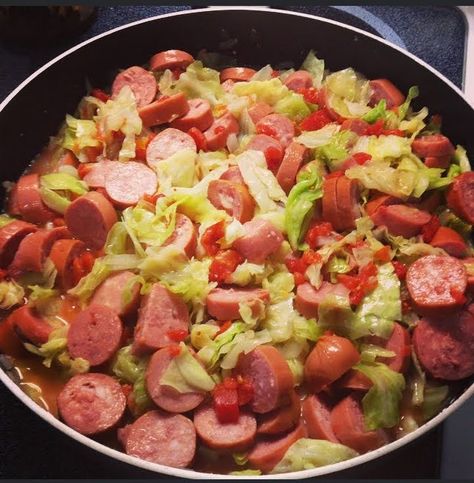 Cabbage Kielbasa, Fried Cabbage With Sausage, Rotel Recipes, Wls Recipes, Cabbage And Sausage, Best Chili Recipe, Sausage Dishes, Cabbage Recipe, Italian Spices