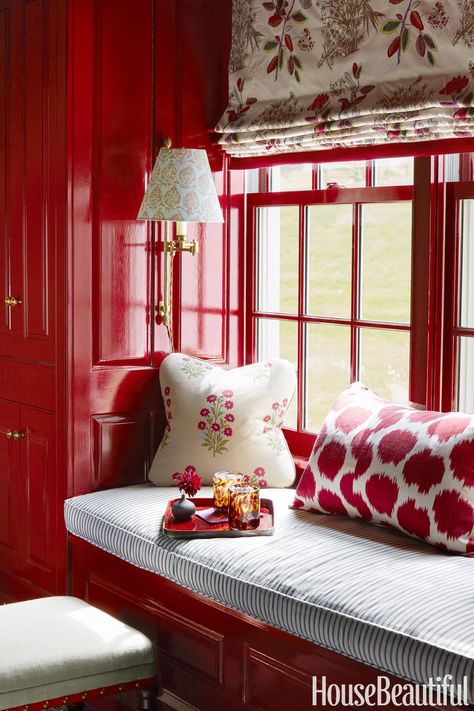 Deco Orange, Casa Country, Deco Rose, Red Cottage, Red Home Decor, Painted Walls, Chinoiserie Chic, Red Rooms, Red Decor