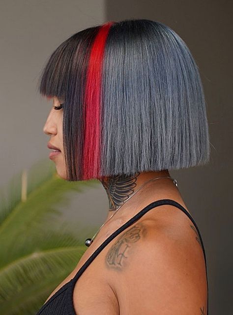 Grey And Red Hair, Bob Balayage, One Length Bobs, Haircuts Trending, Color Block Hair, Bob Hair Color, Split Dyed Hair, Creative Hair Color, Corte Bob