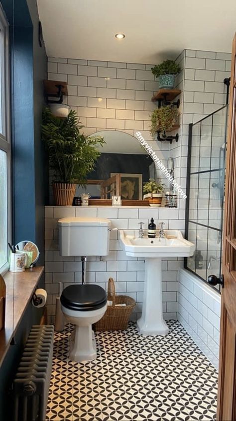 All Tiled Bathroom Walls, Meditterean Bathroom Ideas, Modern Bathroom Ideas With Bathtub, Victoria Bathroom Ideas, Small London Bathroom, Small Uk Bathroom, Cozy Moody Bathroom, Victorian Aesthetic Home Decor, New Build Bathroom Ideas Uk