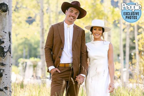 Mountain Chic, Rehearsal Dinner Outfits, Western Themed Wedding, Cowboy Chic, Cowboy Wedding, Welcome Party, Camp Style, Estilo Country, Cowboy Outfits