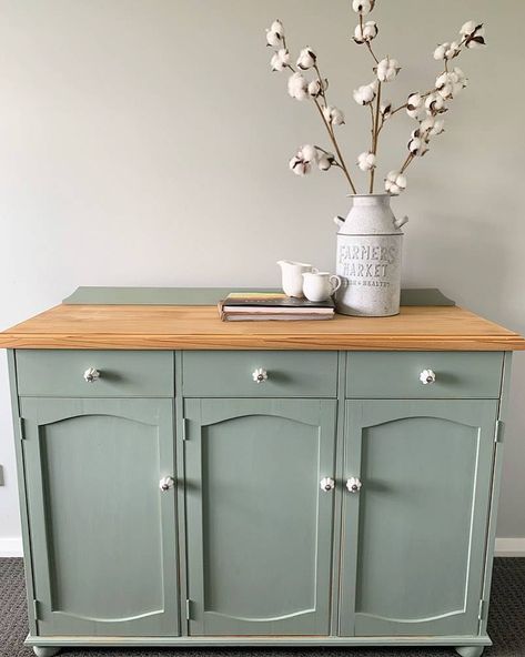 Buffet Cabinet Makeover, Painted Sideboard Ideas, Small Buffet Cabinet, Dining Room Buffets, Refinished Buffet, Sideboard Makeover, Diy Buffet, Buffet Furniture, Buffet Makeover