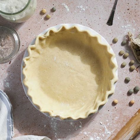 A delicious buttery and flaky recipe for Sourdough Discard Pie Crust - perfect for pies, galettes, pop tarts and more! Sour Cream Pie Crust, Sour Cream Pie, Baking Pie, Butter Pastry, All Butter Pie Crust, Pie Pastry, Hp Sauce, Homemade Pie Crust Recipe, Baking Treats