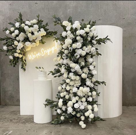 Wood Frame Backdrop, Wedding Cake Backdrop Ideas, White Proposal, Wedding Cake Backdrop, Faux Flowers Arrangements, Cake Backdrop, Engagement Party Backdrop, Engaged Cake, Flower Arragement