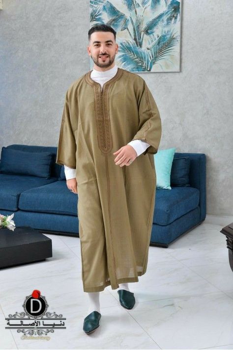 Robes Men, Muslim Men Clothing, Kaftan For Men, Arab Men Fashion, Moroccan Clothing, African Wear Styles For Men, Mode Kimono, Muslim Style, Mens Kurta Designs