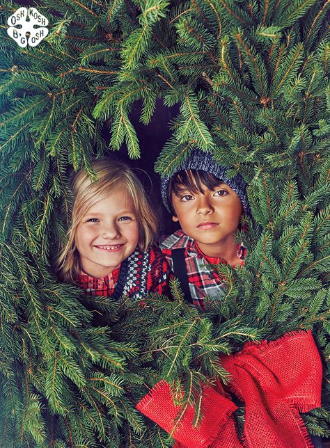 Joy to all, B'gosh Believe! Christmas Photo Ideas For Toddlers, Children Christmas Photos, Family Christmas Picture Ideas, Toddler Christmas Photos, Christmas Picture Ideas, Christmas Pictures Kids, Christmas Photo Ideas, Christmas Family Photoshoot, Family Christmas Outfits