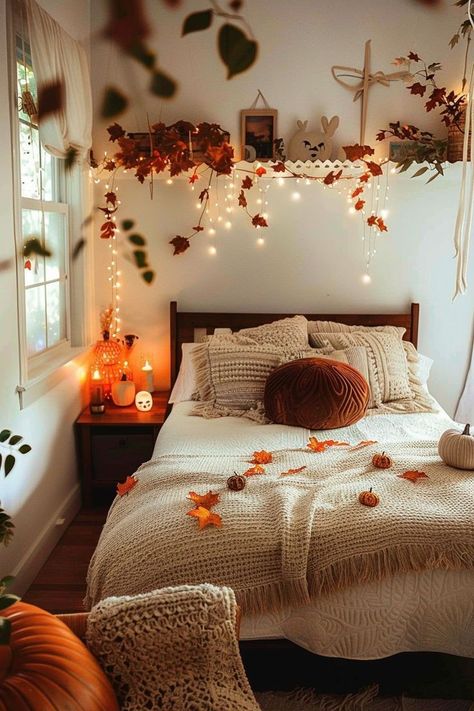 Fall Decor Ideas For The Home Bedroom, Fall And Halloween Decor Ideas Bedroom, Room Inspo Halloween, Fall House Ideas, Bedroom Fall Decorations, Eerie Lighting, Fall Room Ideas, Fall Bedroom Ideas, Halloween Living Room