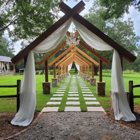 Wooden Decoration Ideas, Event Venue Design, Open Air Chapel, Event Venue Spaces, Outdoor Country Wedding, Events Place, Wedding Entrance Decor, Outdoor Pavilion, Farm Wedding Venue