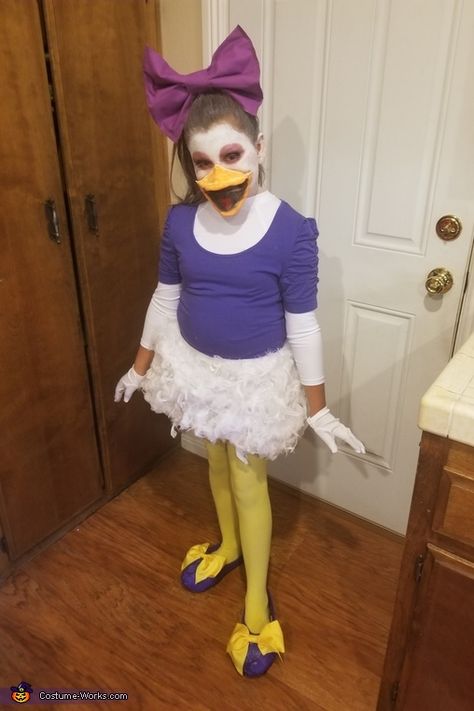 Veronica: My daughter wanted to be Daisy Duck this year. I made her bottom half pout of a pair of white shorts and white feather boas I purchased at Dollar Store.... Diy Daisy Duck Costume, Duck Costume Diy, Daisy Costume Diy, Free Costume Sewing Patterns, Daisy Duck Outfit, Daisy Duck Halloween Costume, Daisy Duck Halloween, Costume Diy Women, Dress Sewing Patterns Easy