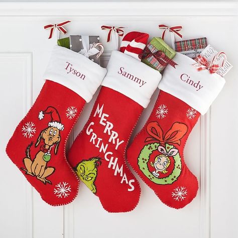 Christmas Stockings Ideas, Grinch Christmas Party, Family Christmas Stockings, Decorated Stockings, Grinch Christmas Decorations, Christmas Stockings Diy, Grinch Stole Christmas, Christmas Wonderland, Christmas Decorations Rustic