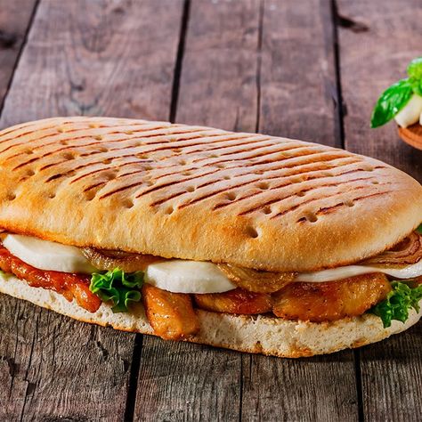 Chicken Panini, Panini Recipes, Gourmet Sandwiches, Pizza Sandwich, Food Infographic, Healthy Sandwiches, Delicious Sandwiches, Chapati, Quick Snacks