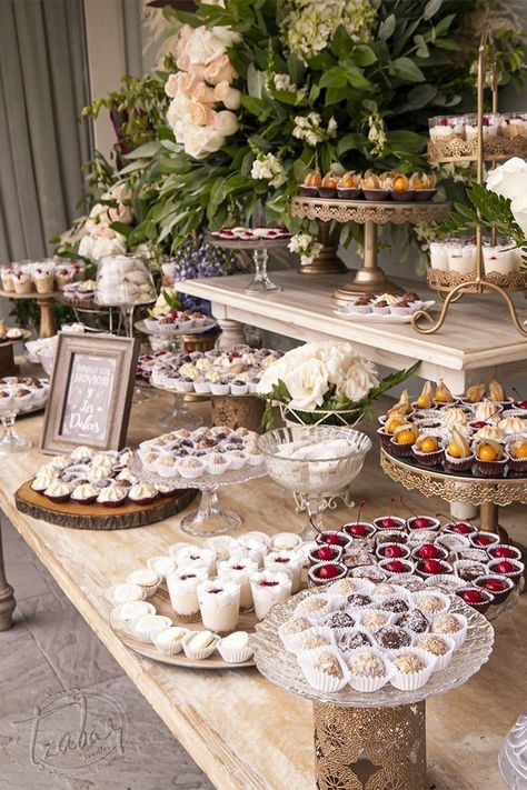 Wedding Appetizer Table, Wedding Dessert Table Decor, Rustic Dessert Table, Appetizers Table, Dessert Table Birthday, Wedding Appetizers, Dessert Bar Wedding, Cookie Table, Dessert Table Decor