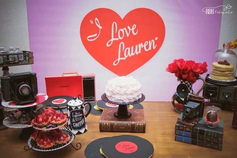 I Love Lucy inspired birthday party! Record Cookies, I Love Lucy Party, Lucy Birthday, Retro Bridal Showers, I Love Lucy Show, Toddler Parties, Love Lauren, Party Planning Ideas, 50th Party