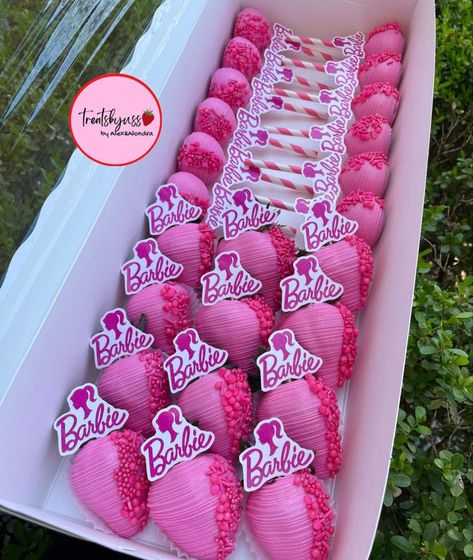 Barbie Pool Party, Barbie Birthday Cake, Barbie Party Decorations, Barbie Theme Party, Birthday Snacks, Barbie Food, Barbie Birthday Party, Barbie Theme, Barbie Cake