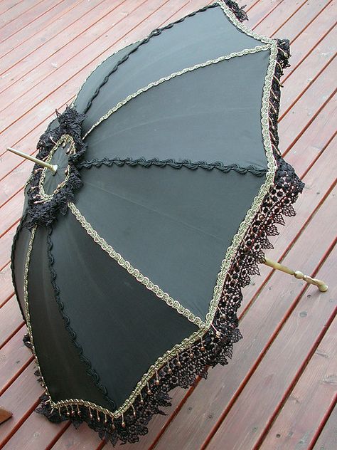 Steampunk Black and Gold Parasol Fancy Umbrella, Steampunk Black, Lace Umbrella, Steampunk Goth, Lace Parasol, Cute Umbrellas, Umbrella Decorations, Vintage Umbrella, Neo Victorian