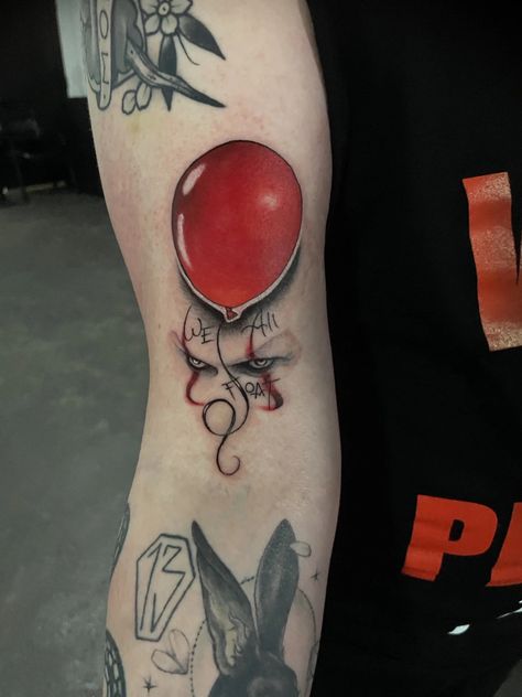 Stephen King Tattoos, Pennywise Tattoo, Moving On Tattoos, It Tattoo, Colorful Skull Art, Trippy Tattoo, Horror Movie Tattoos, Balloon Tattoo, Movie Tattoo