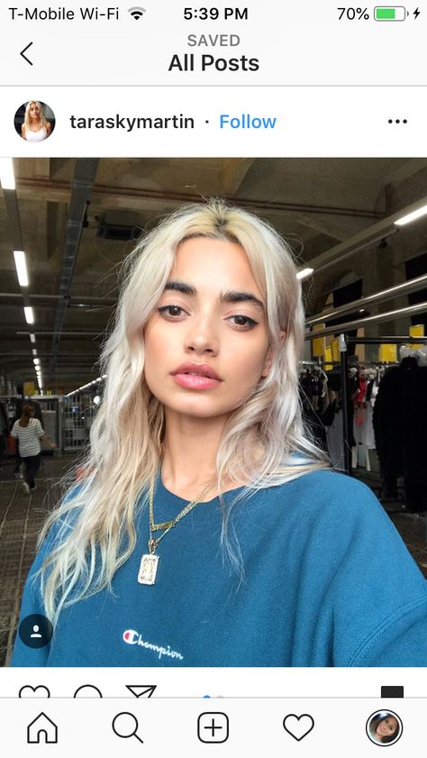 Blonde Hair Dark Eyebrows, Blonde Hair Aesthetic, Tan Skin Blonde Hair, Dark Eyebrows, Brown Eyebrows, Icy Blonde Hair, Hair Aesthetic, Peinados Fáciles Para Cabello Corto, Brown Blonde Hair