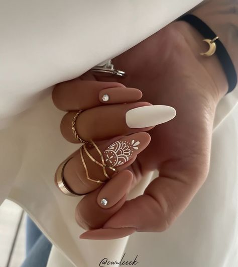 Mandala Nails, Henna Nails, Boho Nails, Neutral Nails, Fancy Nails, Chic Nails, Rhinestone Nails, Gorgeous Nails, Mani Pedi