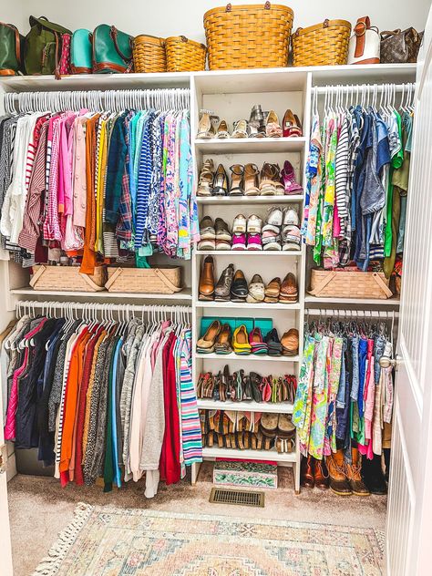 Shaw Avenue | Master Bedroom Closet Makeover & Closet Capsule Wardrobe How To Organize My Closet, Closet Background, Bedroom Closet Organization Ideas, Closet Capsule Wardrobe, Tiffany Room, Closet Capsule, Decor Closet, Organized Lifestyle, Organized Closet