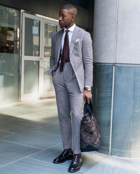 Business Casual Black Men, Black Mens Fashion Suits, Men Graduation Outfit, Green Suit Men, Houndstooth Suit, Gentlemen Style, Grey Suit Men, Stylish Men Wear, Stylish Mens Suits