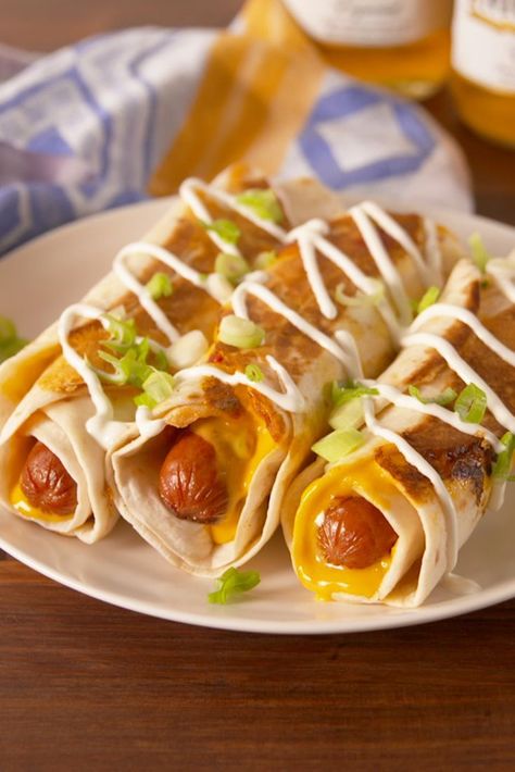 Hot Dog Recipes Creative, Hot Dogs Recipes, Gourmet Hot Dogs, Hot Dog Toppings, Photo Food, Hot Dog Recipes, Dog Recipes, Hot Meals, Tortillas